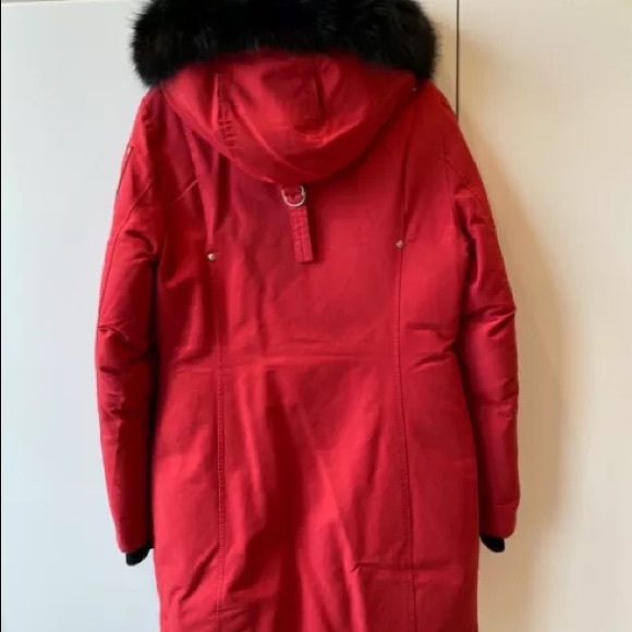 Moose Knuckles Sterling parka in red with black fur. Size medium - Picture 5 of 5